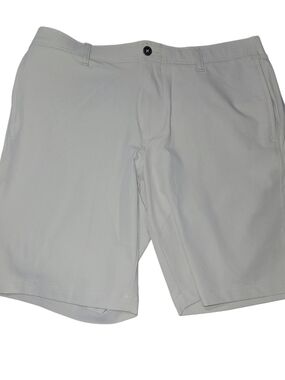 Under Armour Men's Cream Colored Golf Performance Shorts Size 36